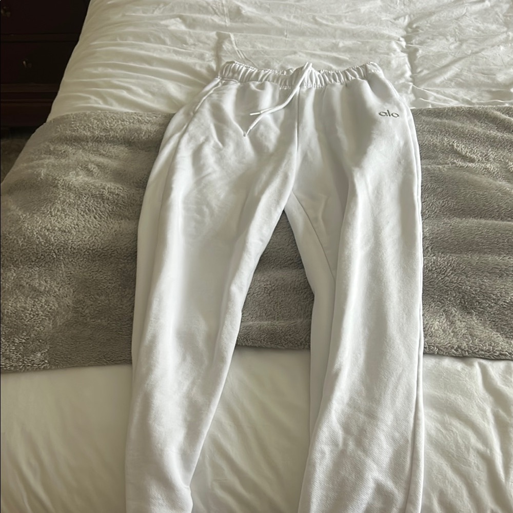 ALO Accolade White Sweatpants